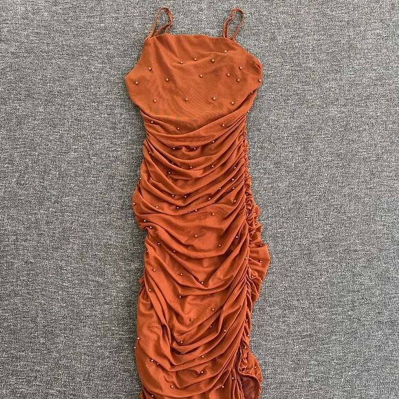 Zenobia Chic Tan Midi Dress - Picture 4 of 4